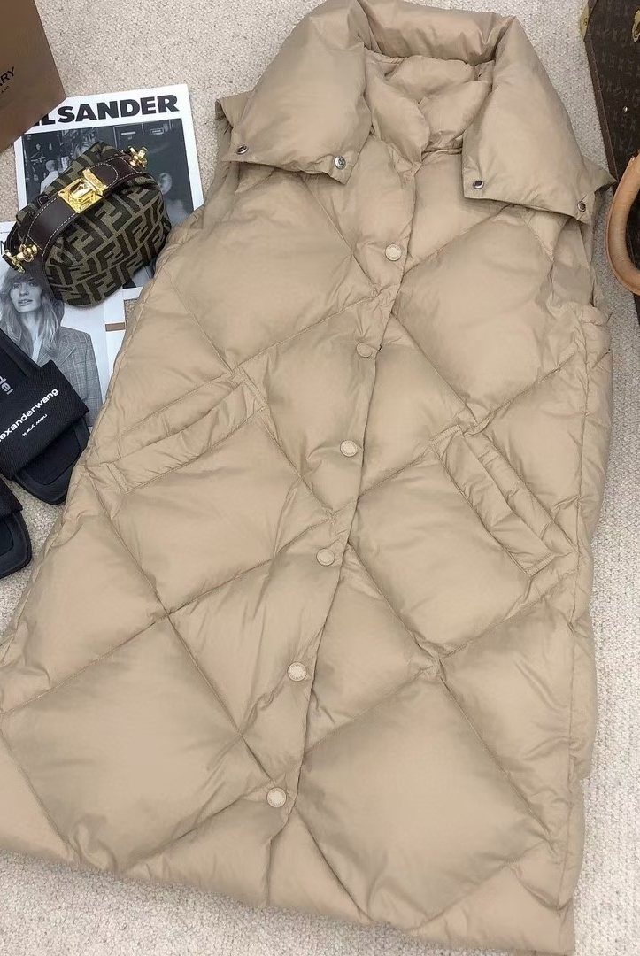 Burberry Long Diamond-Quilted Hooded Down Vest — front