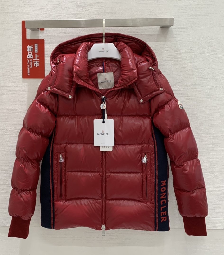 Moncler Color-Block Hooded Short Down Coat — front