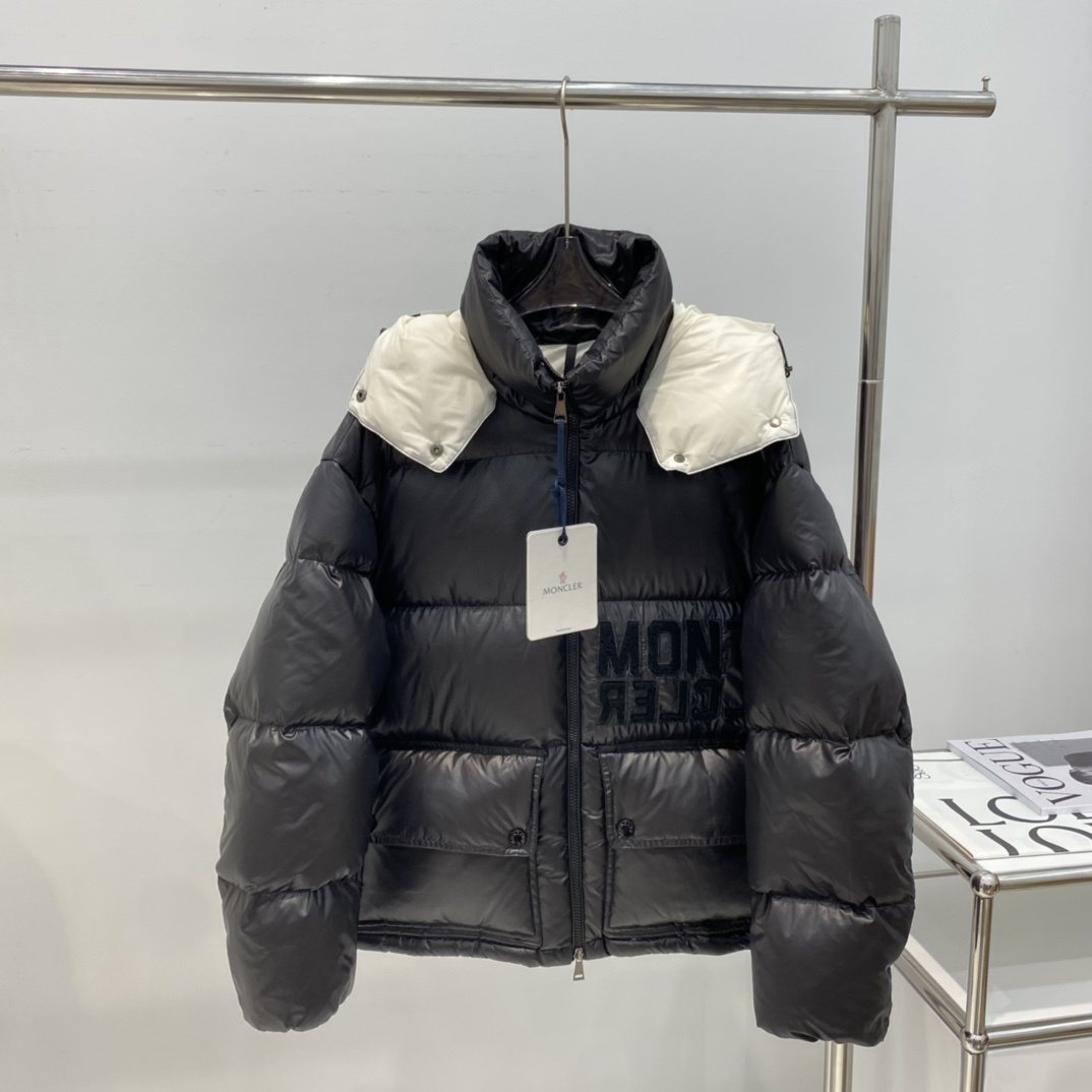 Moncler Contrast-Yoke Hooded Puffer Coat — front
