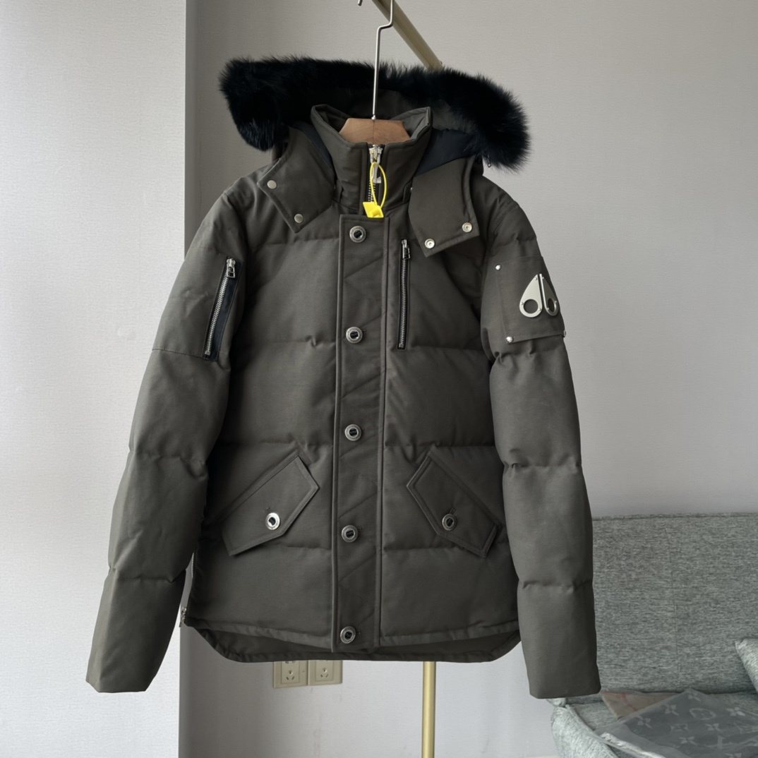 Moose Knuckles Fur-Trim Hooded Puffer Jacket — front