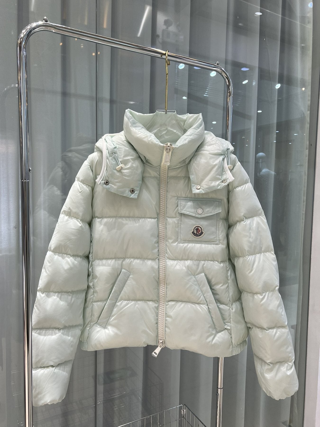 Moncler Hooded Front-Pocket Puffer Coat — front