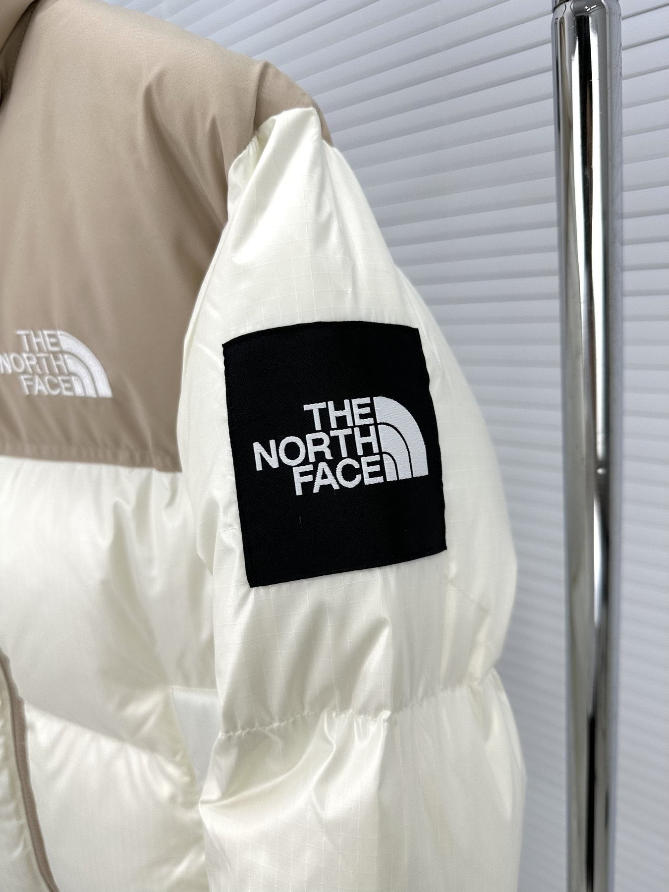The North Face Women's Cropped Quilted Puffer Jacket — detail