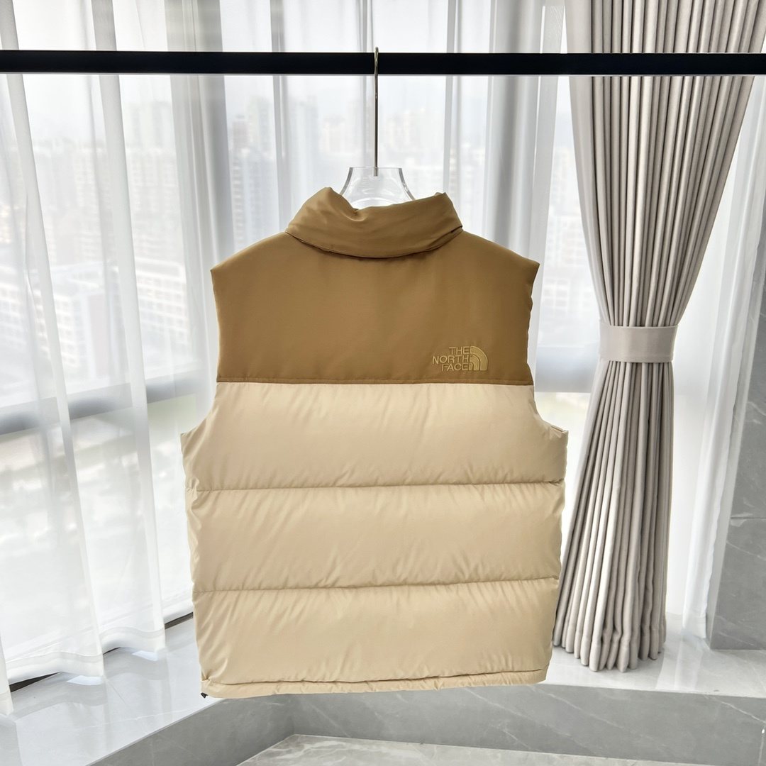 THE NORTH FACE 1996 Contrast-Yoke Down Vest — back