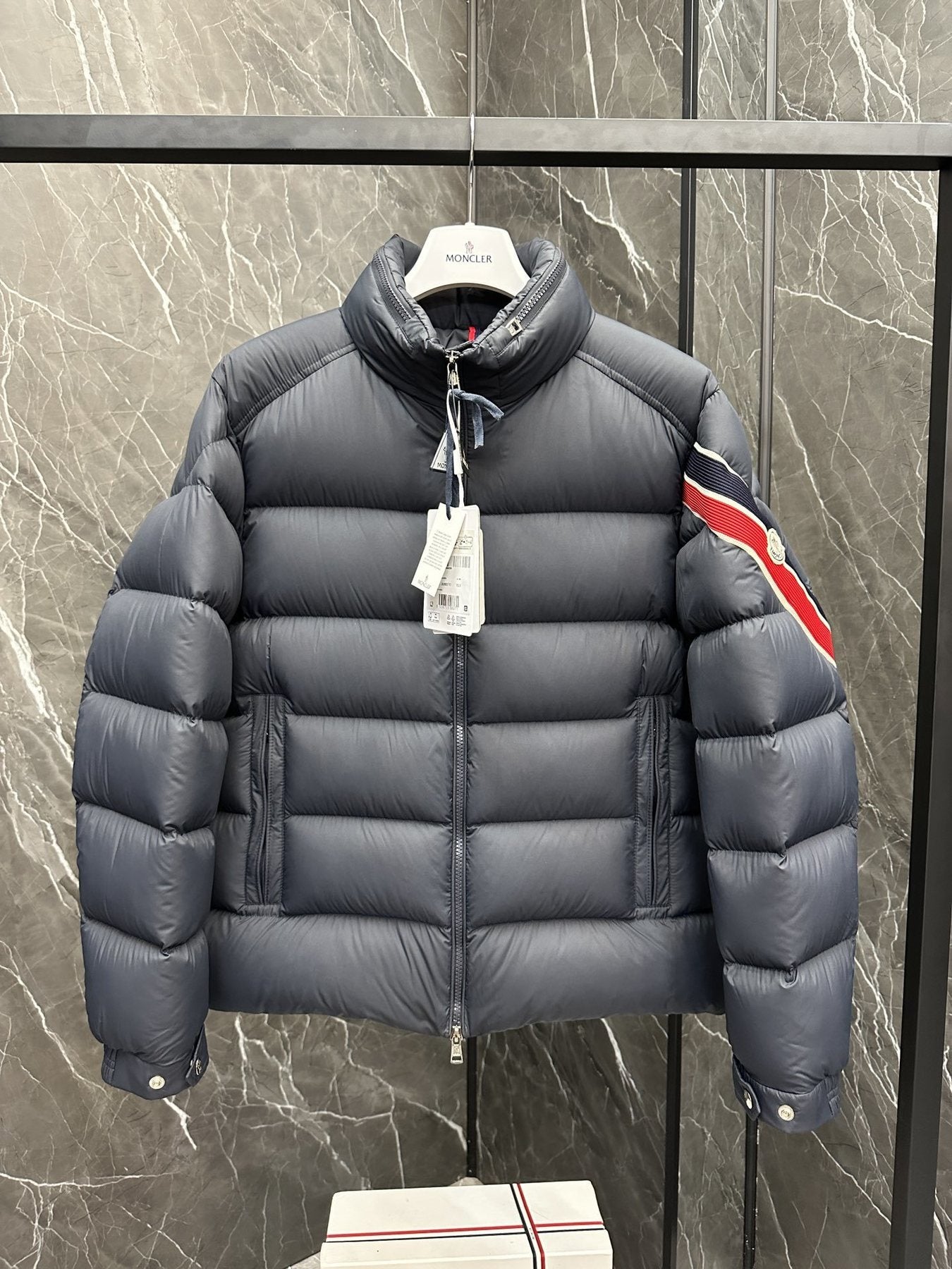 Moncler Tricolor-Trim Puffer Coat — front