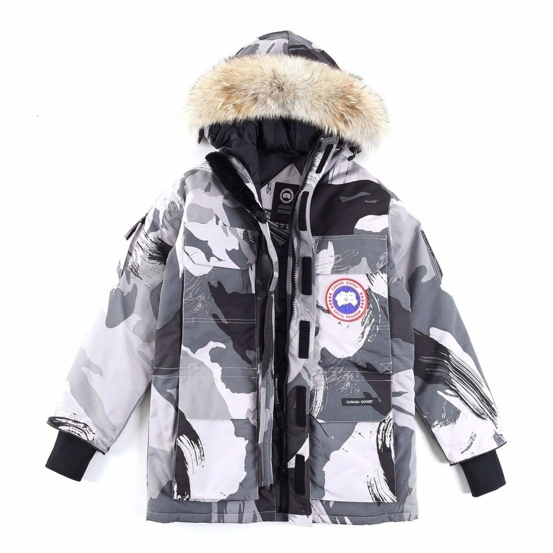 Canada Goose Hooded Fur-Trim Puffer Jacket — front