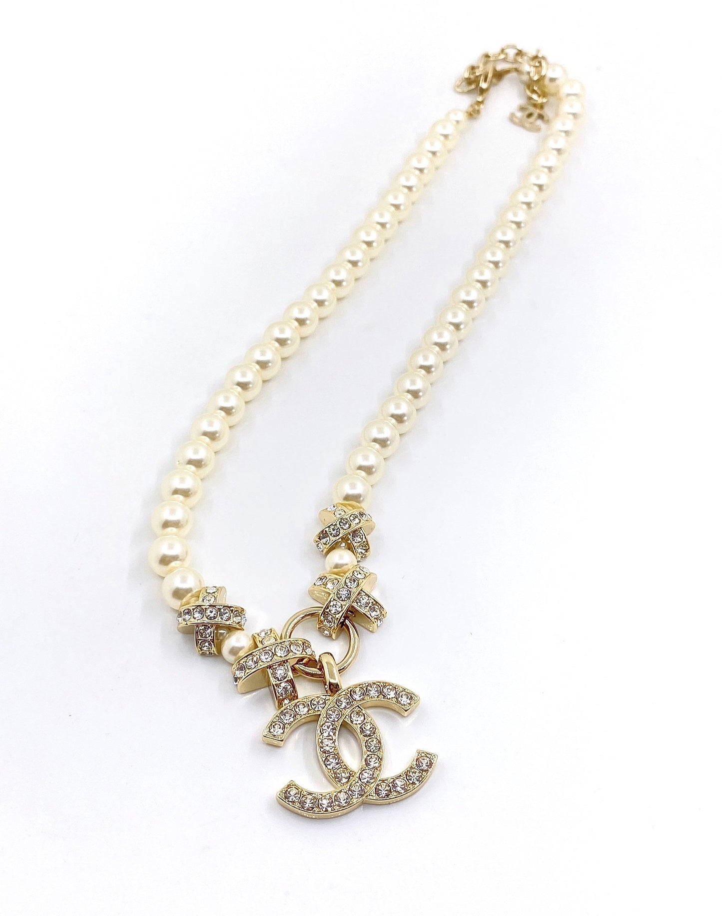18K  Chanel Pearls Chain Necklace