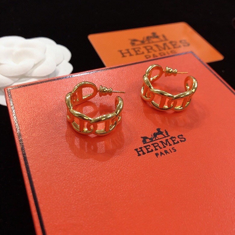 18K Chaine D'Ancre Enchainee Hermes Earrings
