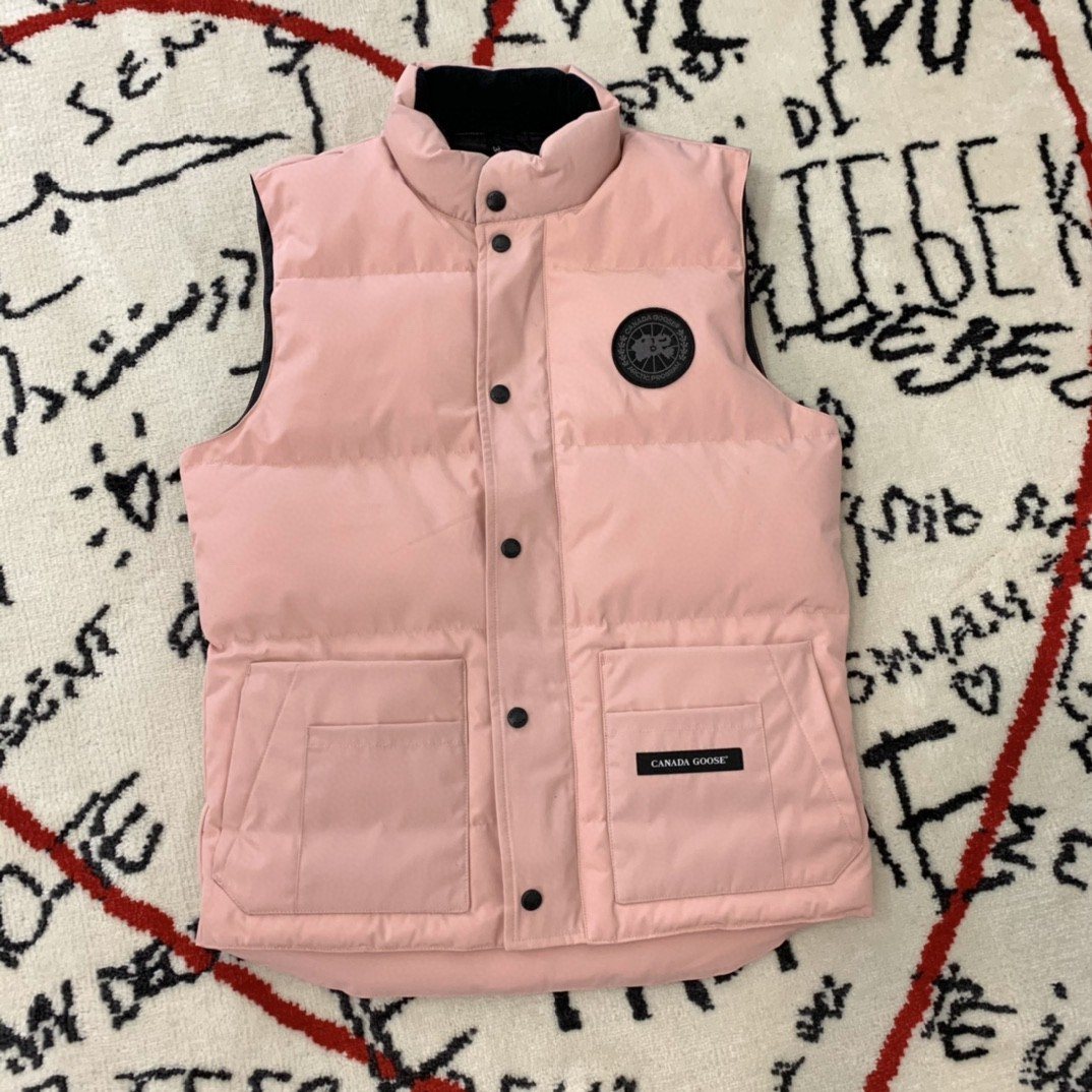 Canada Goose Quilted Snap-Front Vest — front