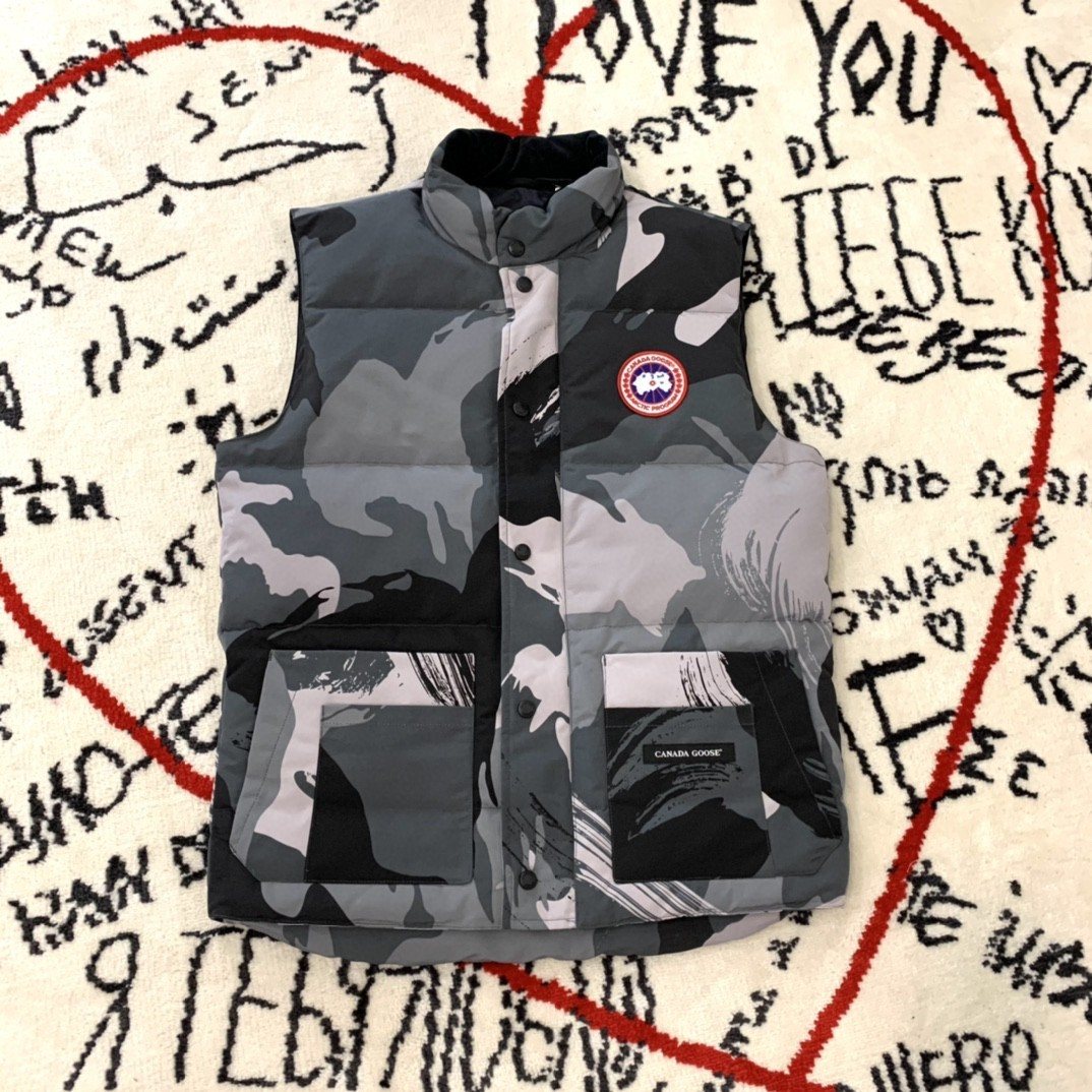 Canada Goose Quilted Snap-Front Vest — front
