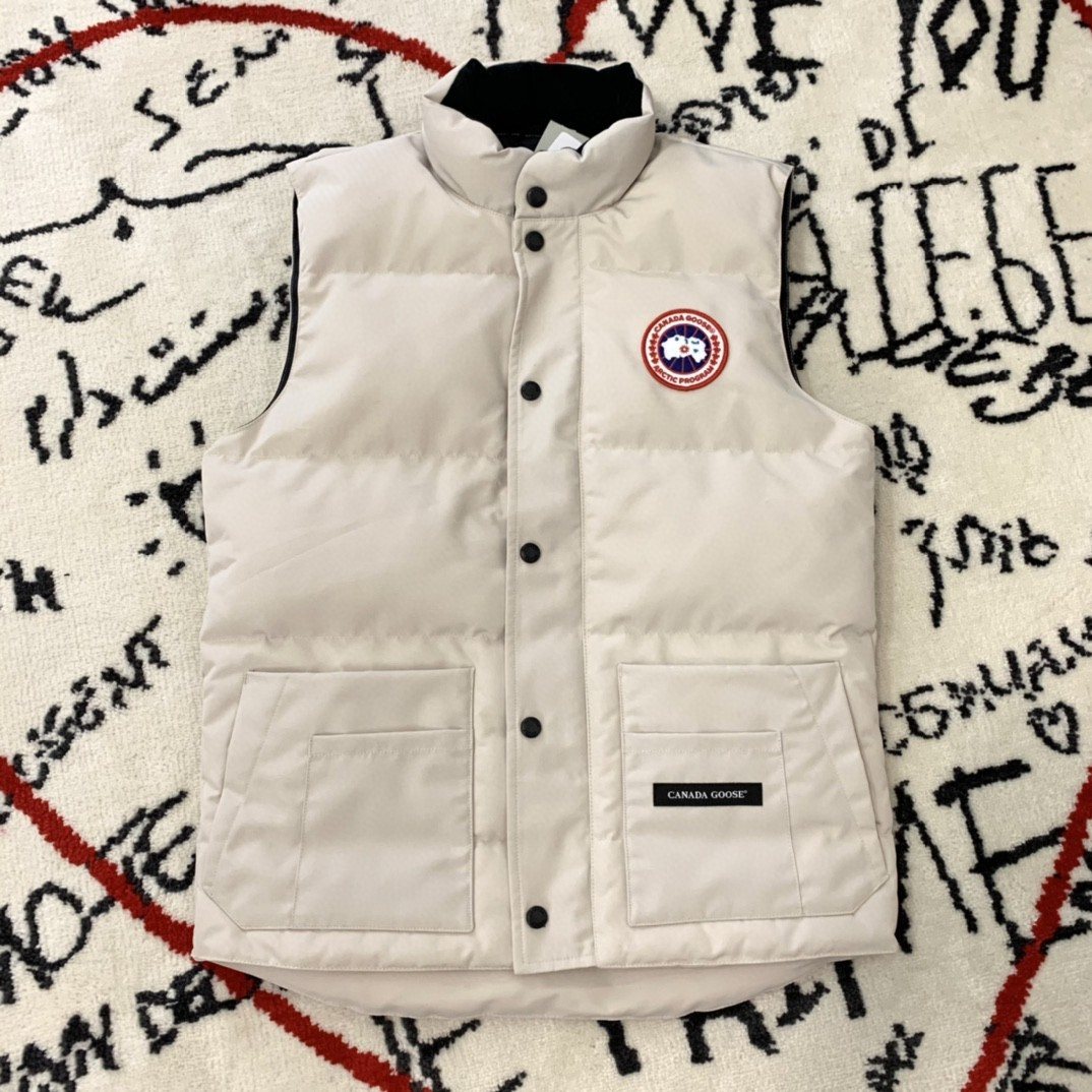 Canada Goose Quilted Snap-Front Vest — front