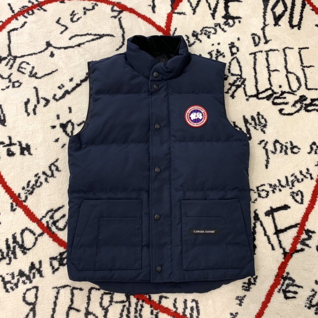 Canada Goose Quilted Snap-Front Vest — front